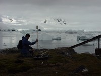 Tomando medidas magnéticas en la Península Antártica 